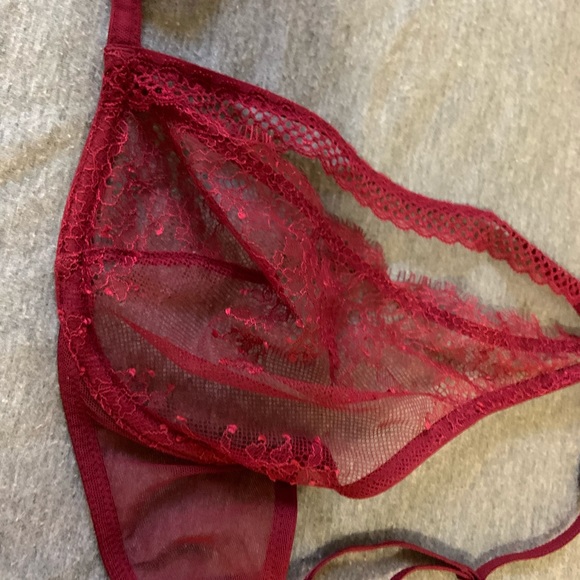 32 D red sexy lace bralette Victoria secret - Picture 7 of 7
